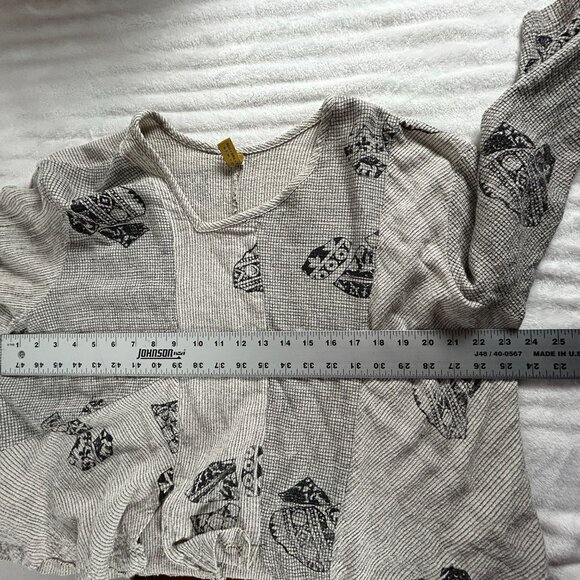 Staley Gretzinger Women Abstract Long Sleeve V-Neck Top XL Lagenlook White Black - Picture 7 of 8